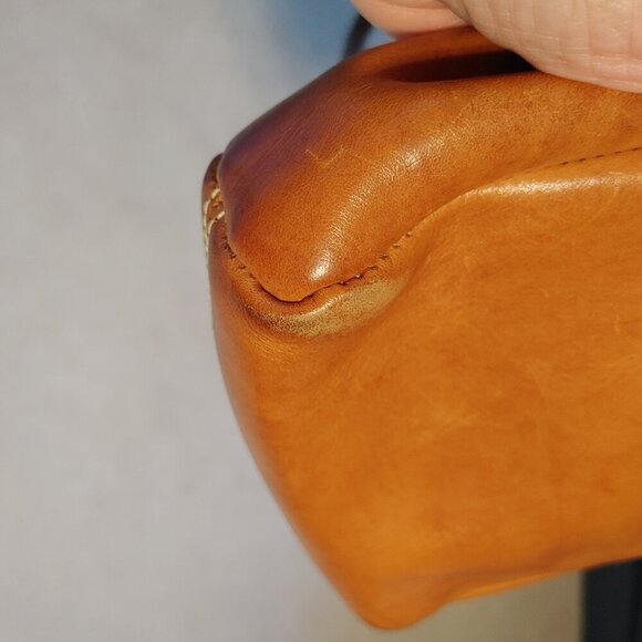 Roots Caramel Leather Shoulder Bag - Picture 12 of 16